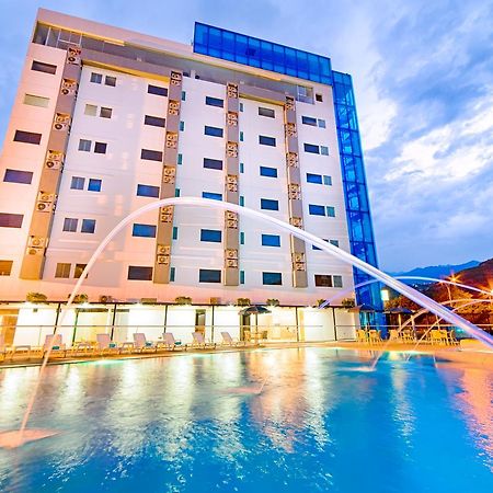 Hotel Blue 66 Cali Bagian luar foto