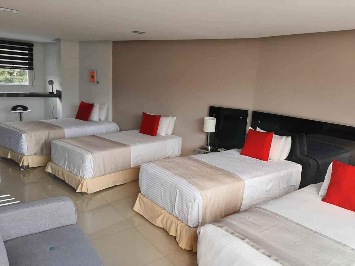 Hotel Blue 66 Cali Bagian luar foto