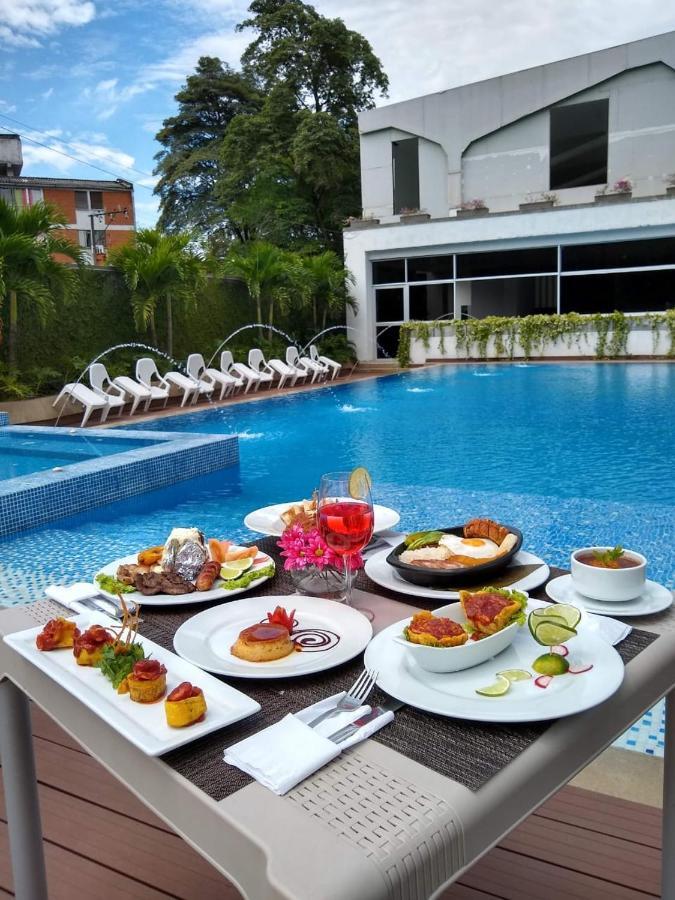 Hotel Blue 66 Cali Bagian luar foto