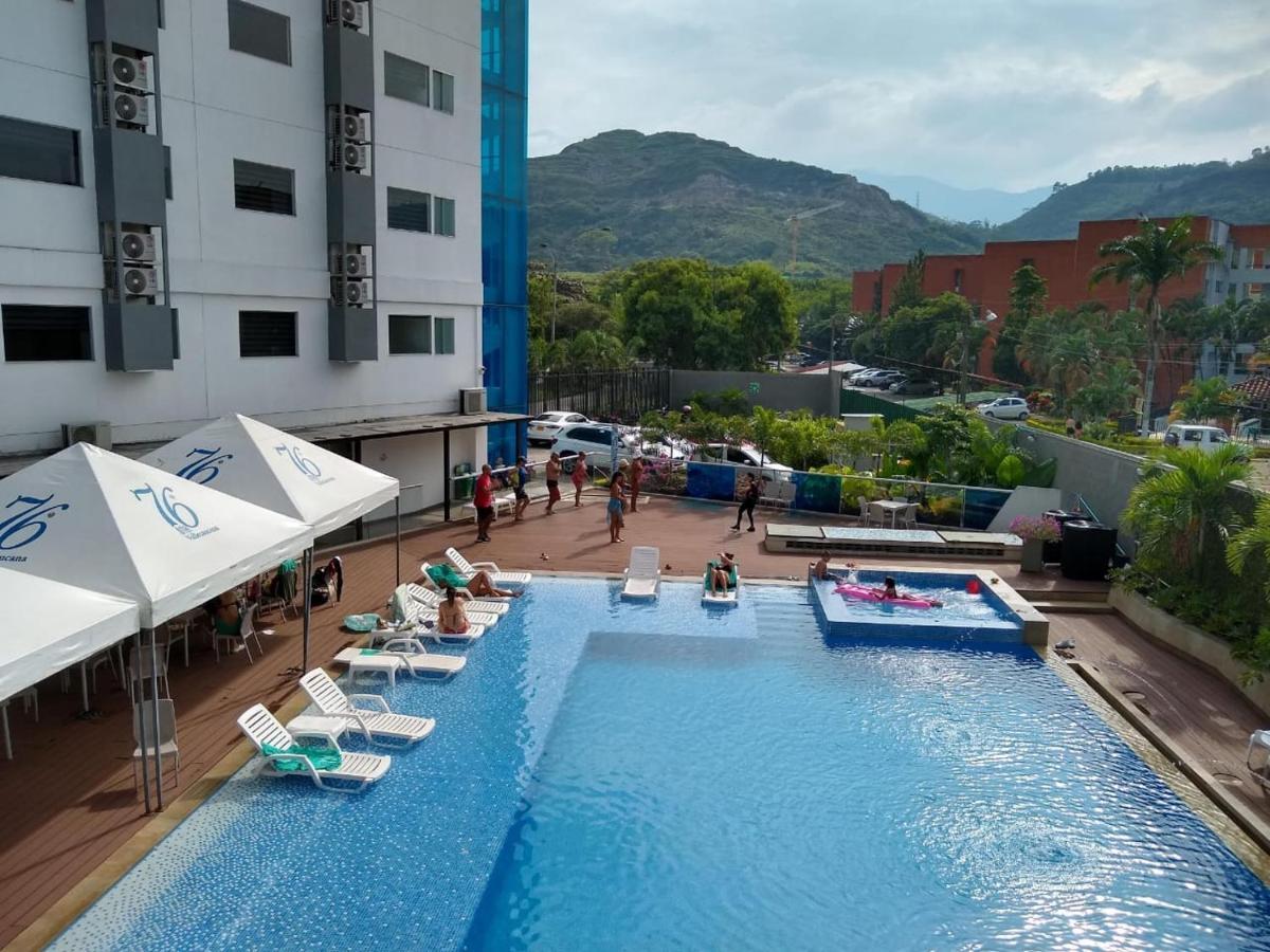 Hotel Blue 66 Cali Bagian luar foto