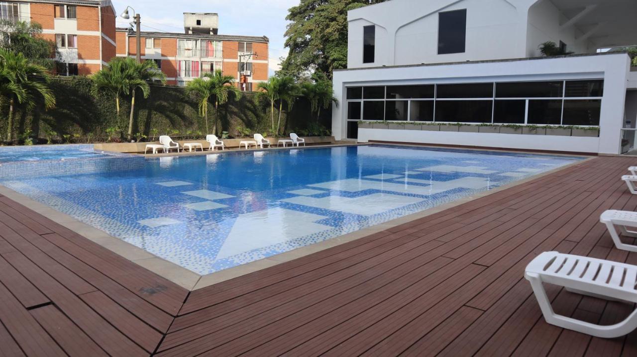 Hotel Blue 66 Cali Bagian luar foto