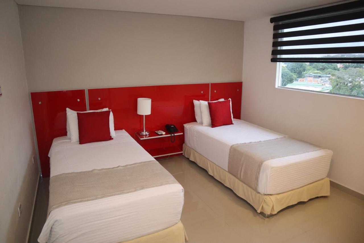 Hotel Blue 66 Cali Bagian luar foto