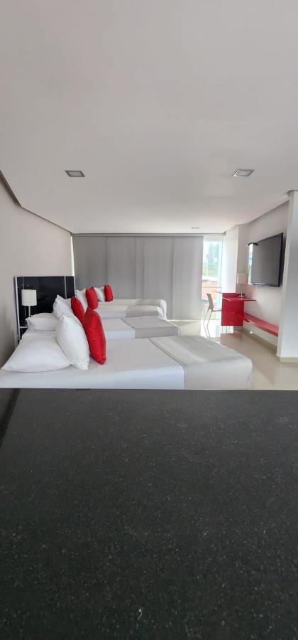 Hotel Blue 66 Cali Bagian luar foto