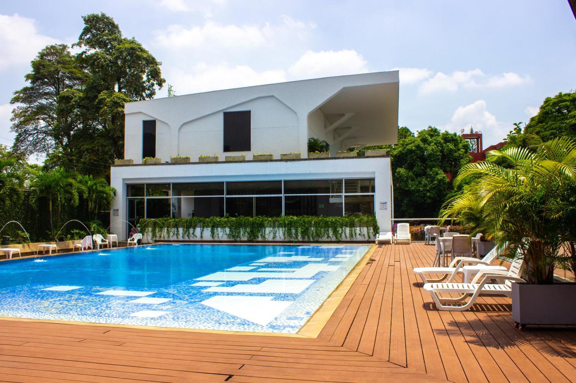Hotel Blue 66 Cali Bagian luar foto