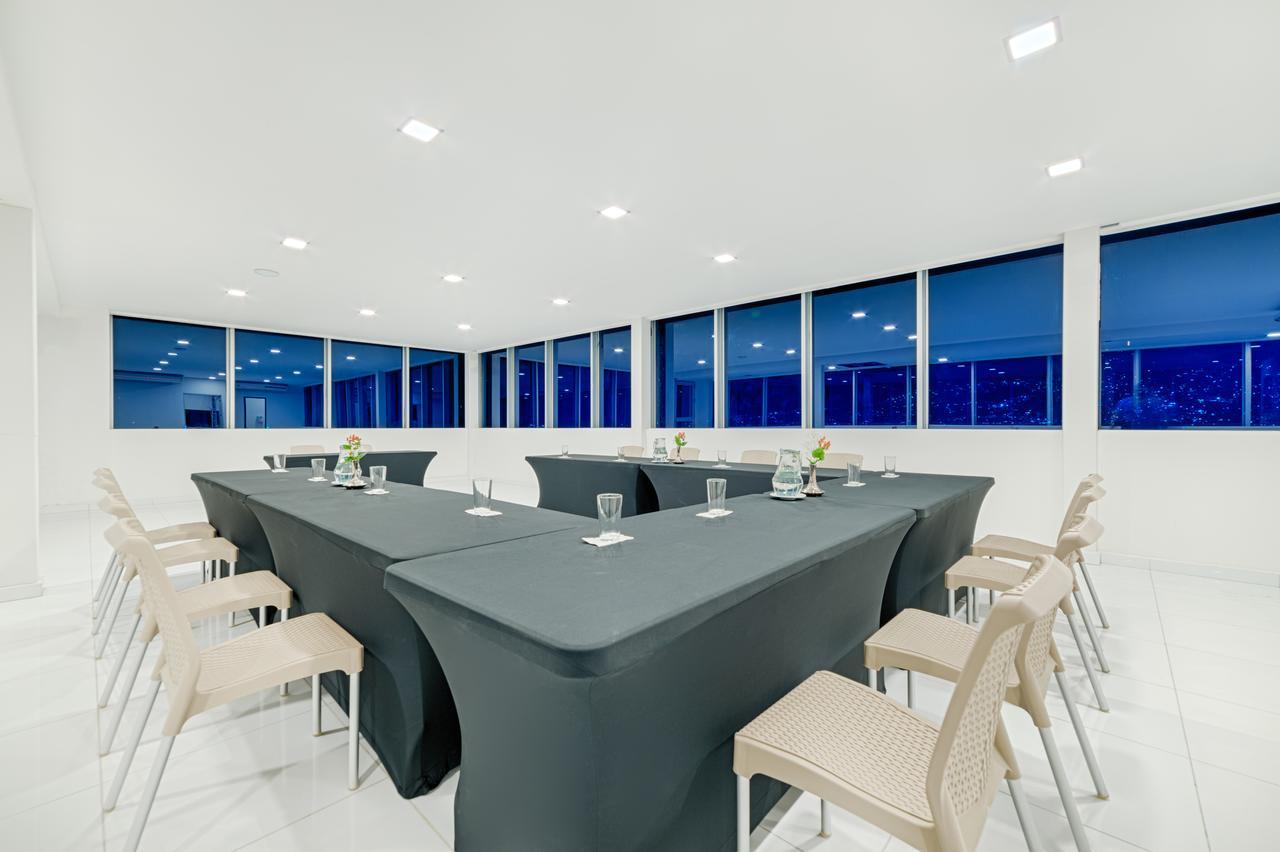Hotel Blue 66 Cali Bagian luar foto