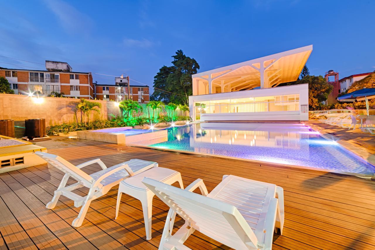 Hotel Blue 66 Cali Bagian luar foto