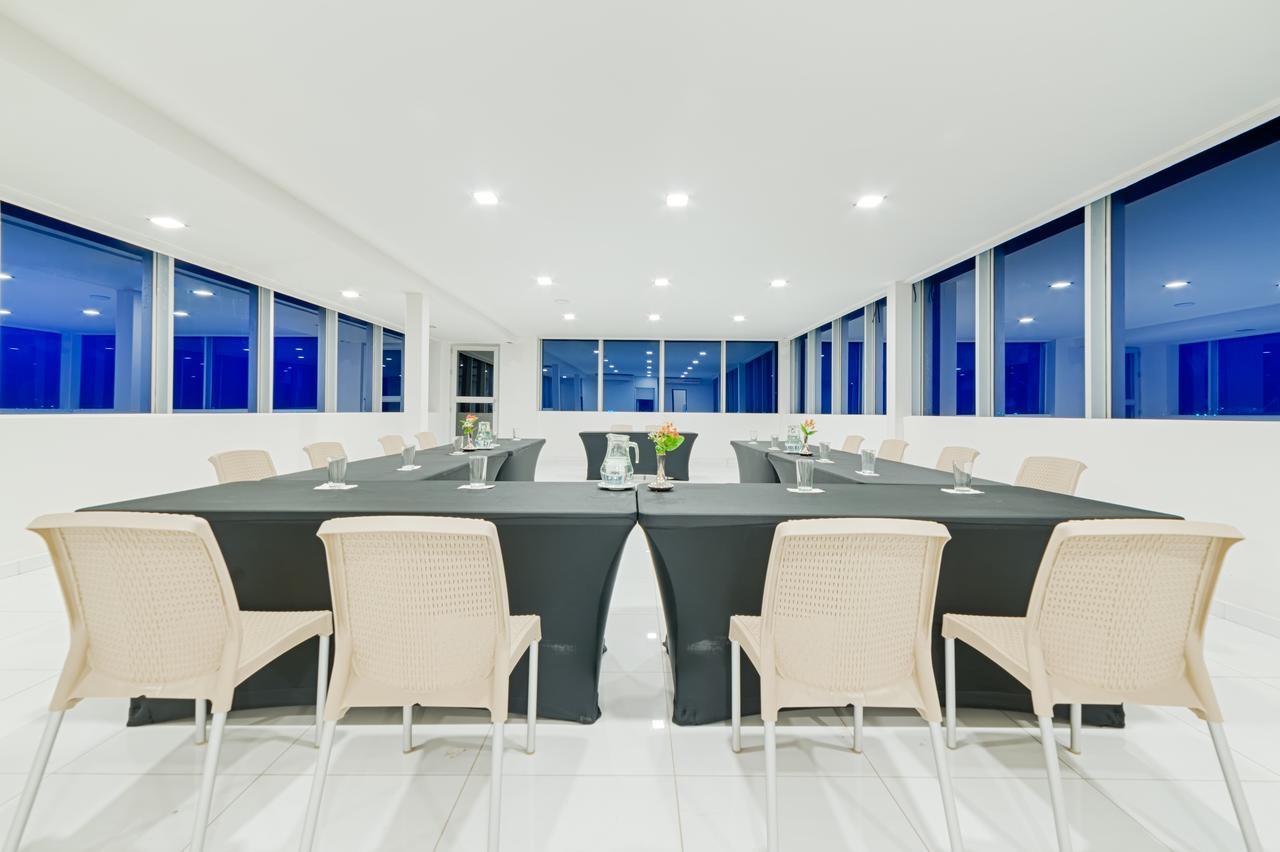 Hotel Blue 66 Cali Bagian luar foto