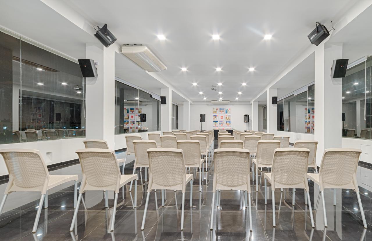 Hotel Blue 66 Cali Bagian luar foto